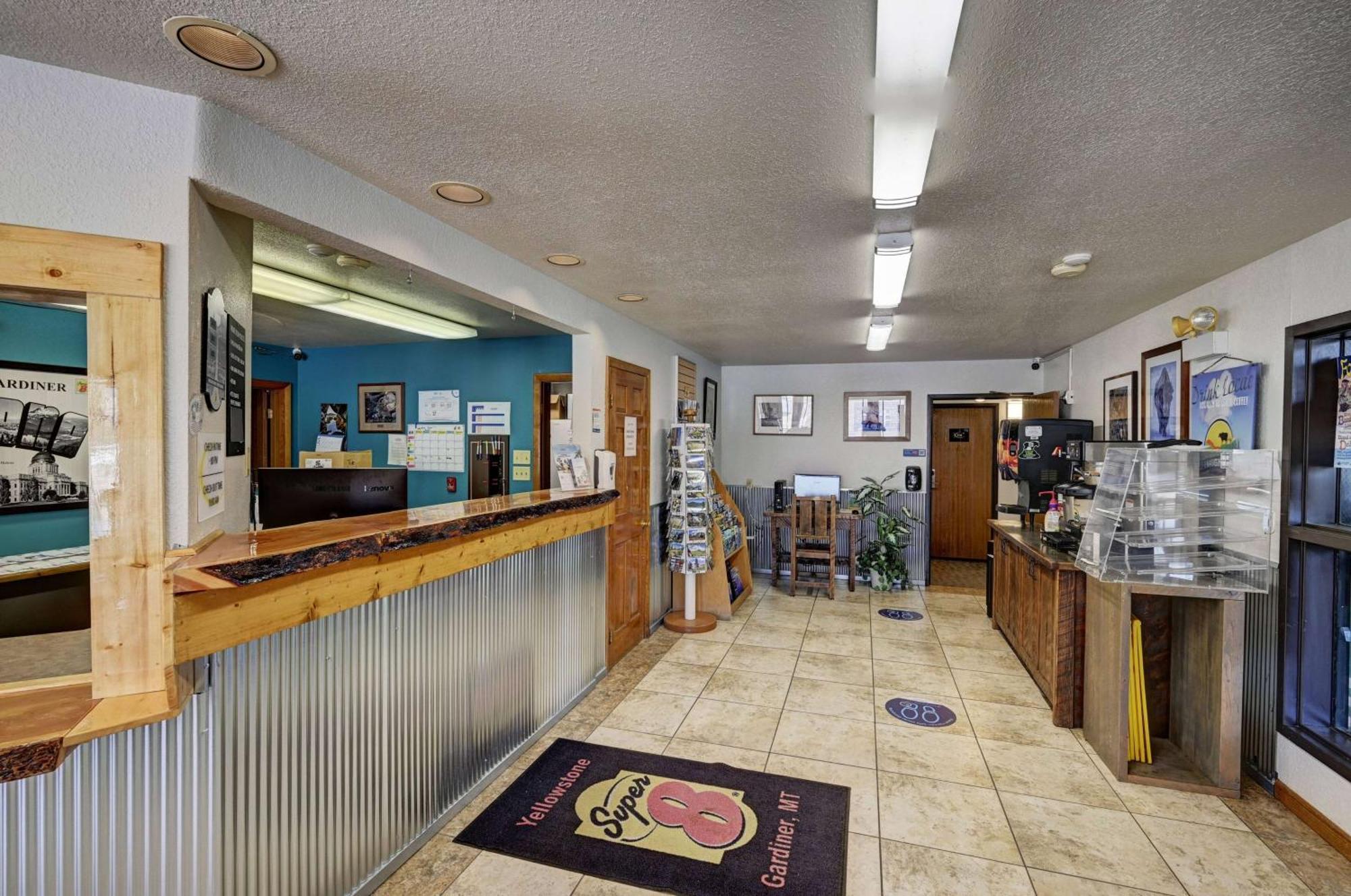 加德纳-黄石公园区温德姆速8酒店 外观 照片